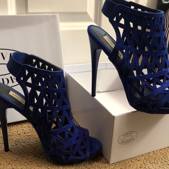 Heels - Picture 2 of 3